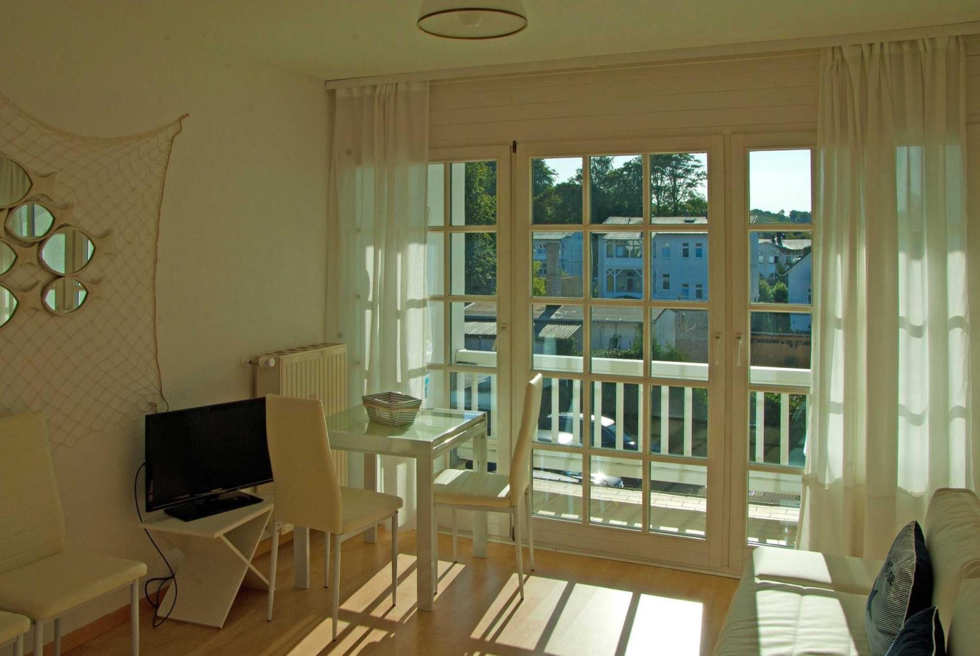 Haus Baltic 12 Mit Balkon - Zentrale Lage Im Ostseebad Sellin Kültér fotó